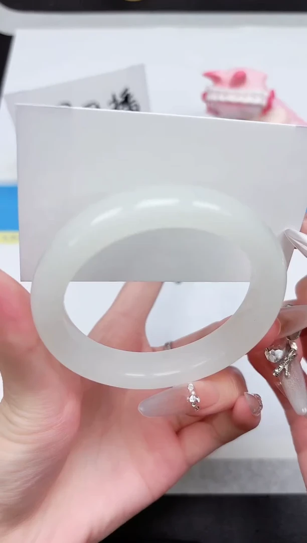 石英质玉手镯未镶嵌447-56