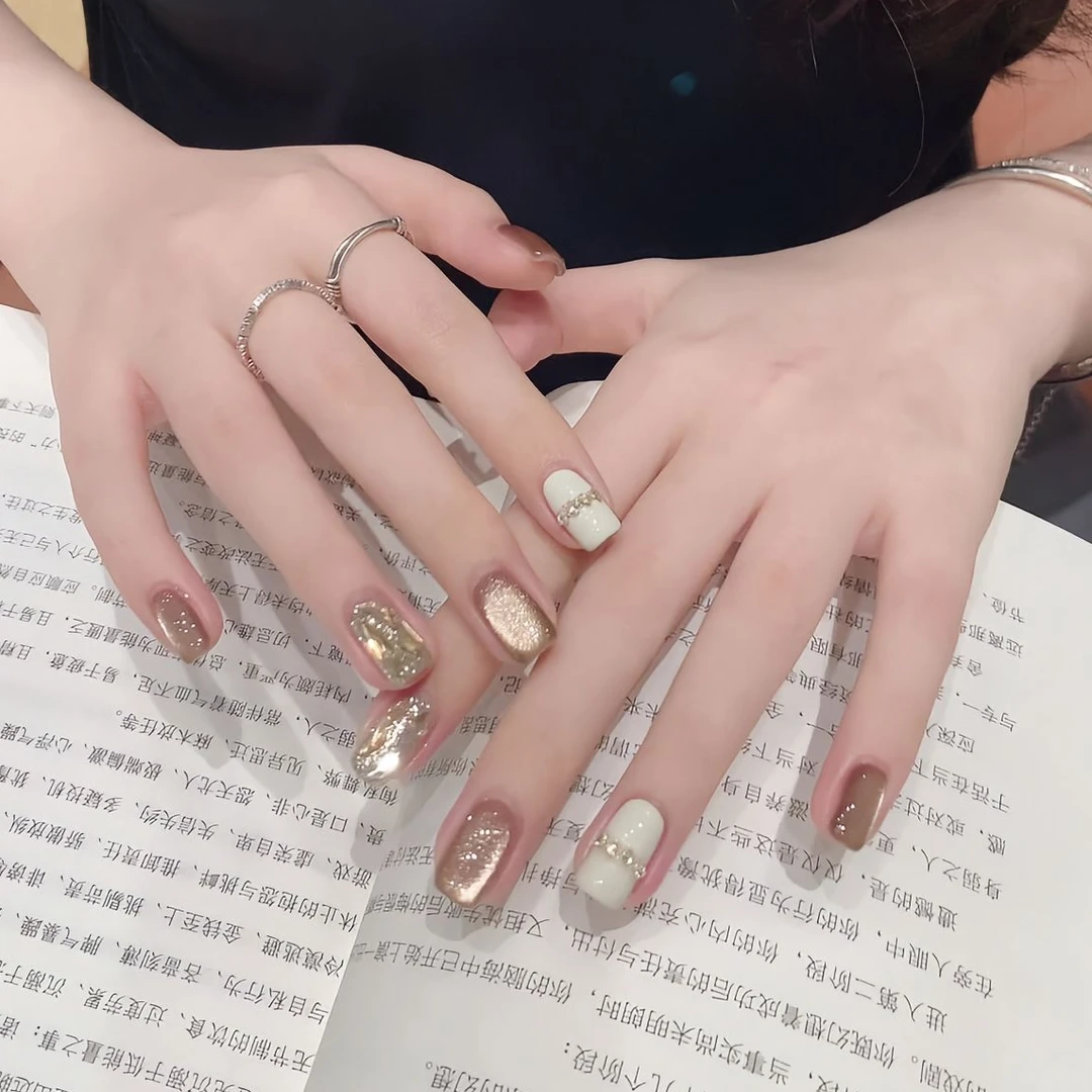 【琉璃梦】秋季新款法式爆闪猫眼美甲穿戴甲片百搭显白美甲贴片短款