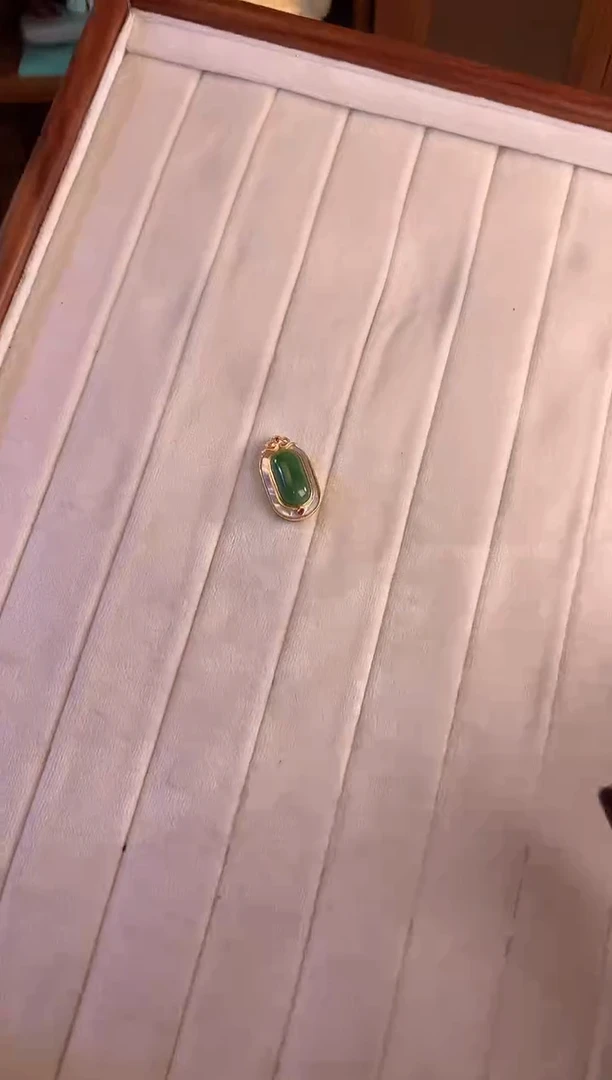 【闪购商品】和田玉吊坠(不含链)银S925镶嵌碧玉长蛋面吊坠