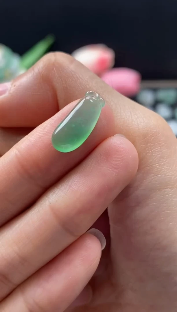 【闪购商品】翡翠颈饰未镶嵌翡翠冰绿福瓜