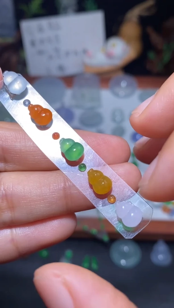 未镶嵌定制翡翠葫芦