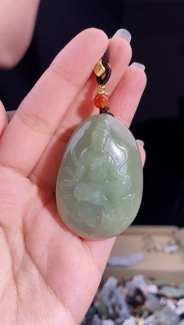 颈饰未镶嵌和田玉1