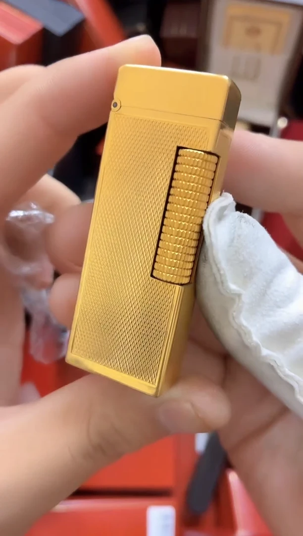 一代金麦穗打火机