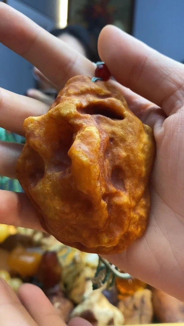 未镶嵌颈饰琥珀吊坠
