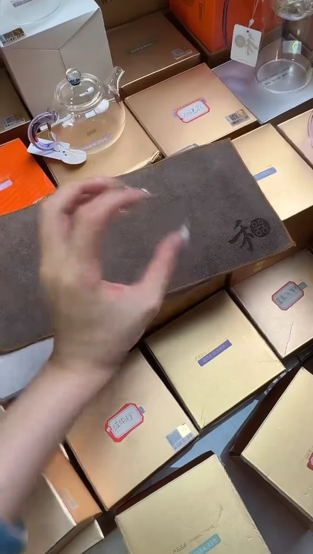 @@禾器麂皮绒茶巾两条