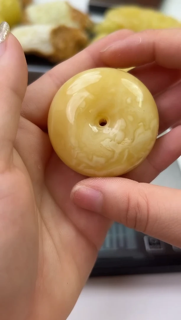 未镶嵌蜜蜡裸石琥珀蜜蜡吊坠