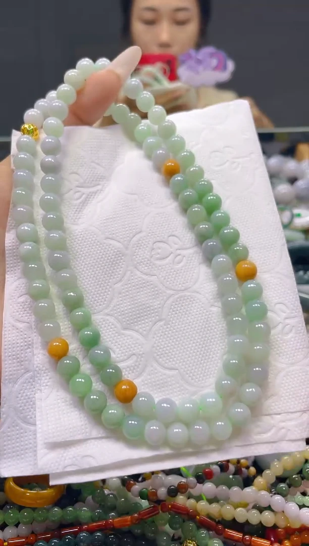 颈饰未镶嵌翡翠7MM/R/翡翠A货，一件也是批发价