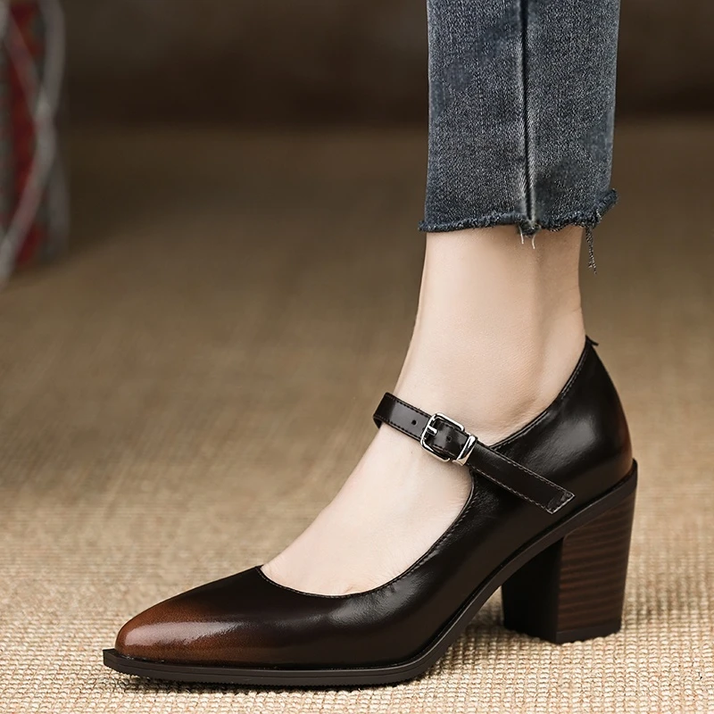 小个子手工女鞋~7.5cm时尚春季2025新款粗跟单鞋扣带尖头棕擦色女