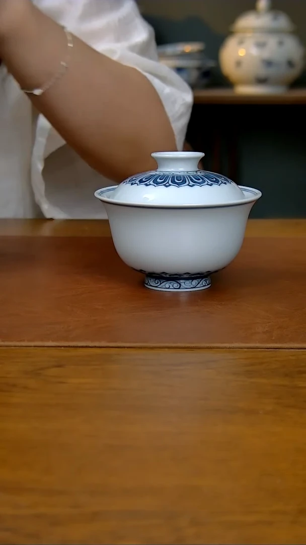 陶瓷**仿明宝相两才盖碗（柴窑）