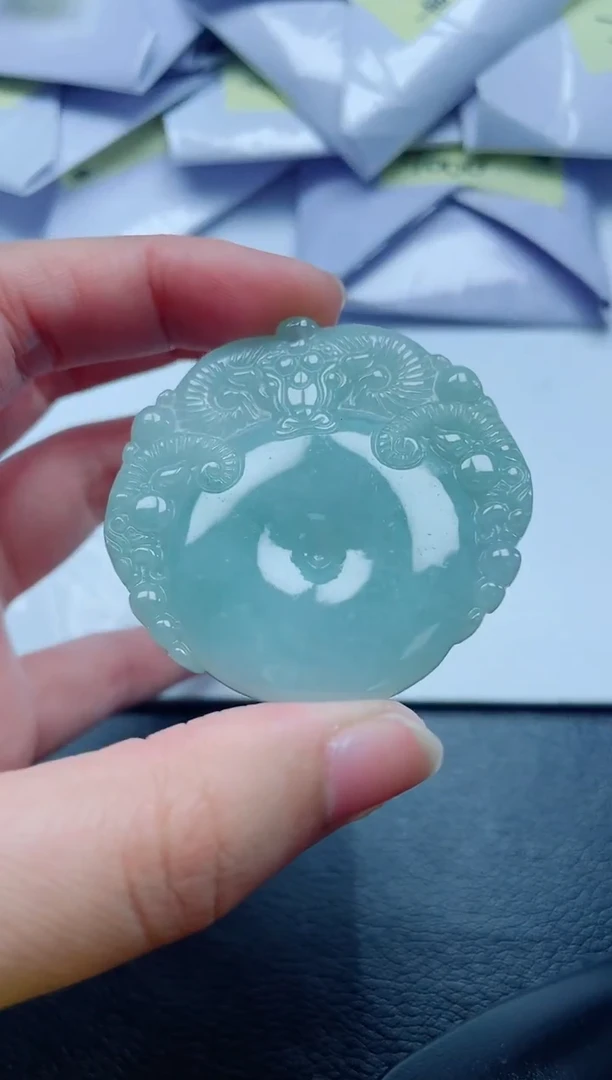 翡翠未镶嵌颈饰