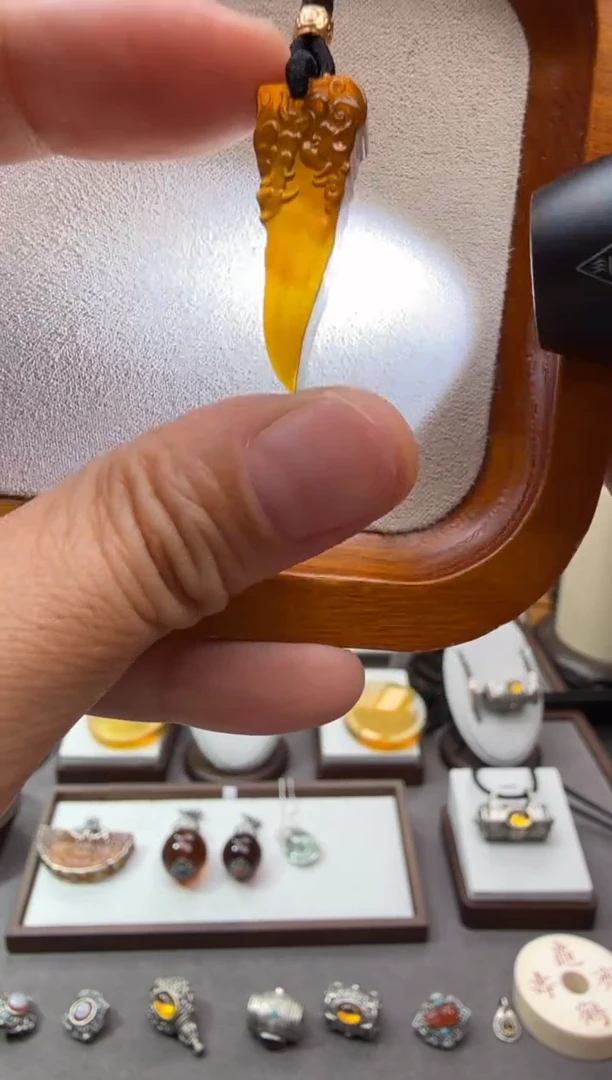 未镶嵌颈饰琥珀龙牙手机挂