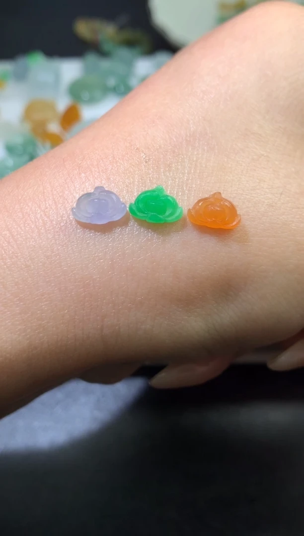 未镶嵌定制翡翠毛货