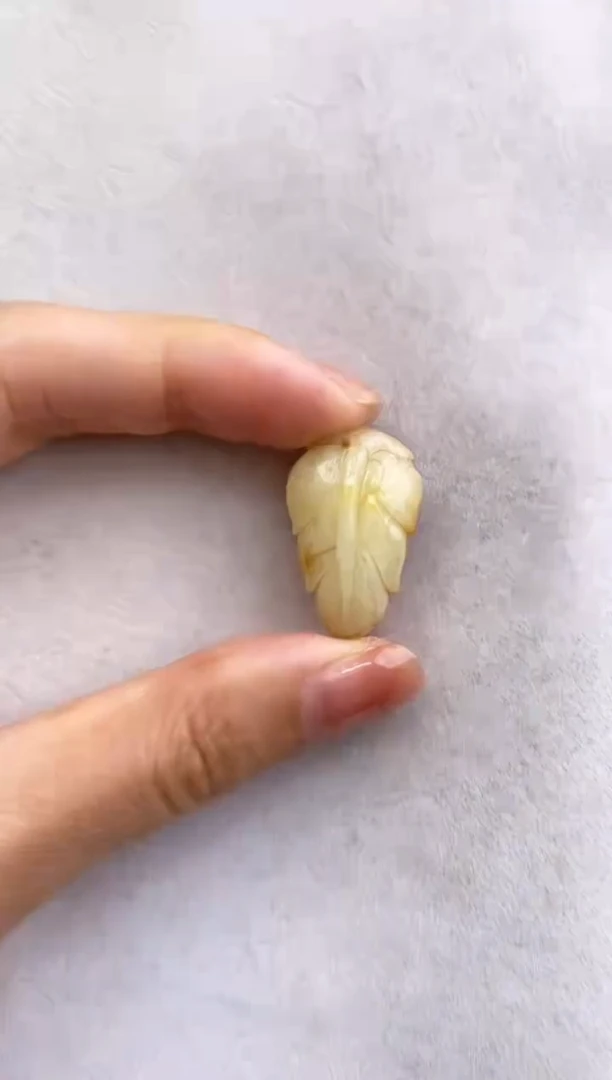 未镶嵌琥珀裸石10705011-手机坠