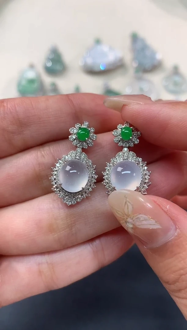 【闪购商品】翡翠吊坠(不含链)18K金镶嵌吊坠多样性发货一件A194|