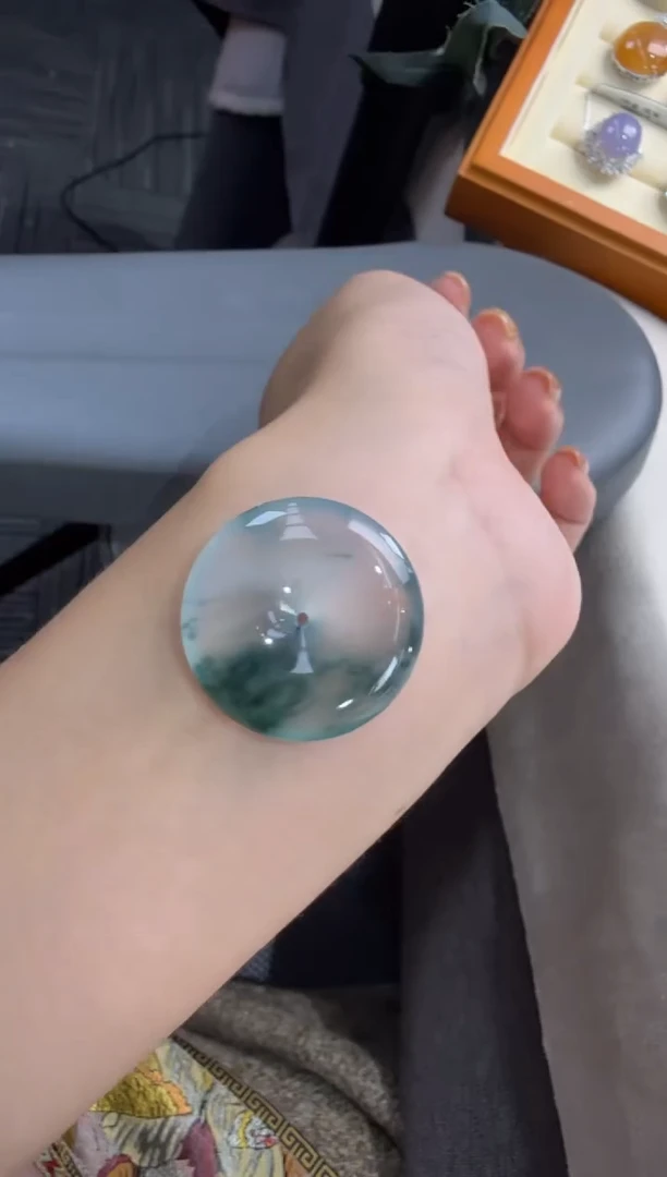 颈饰未镶嵌翡翠吊坠