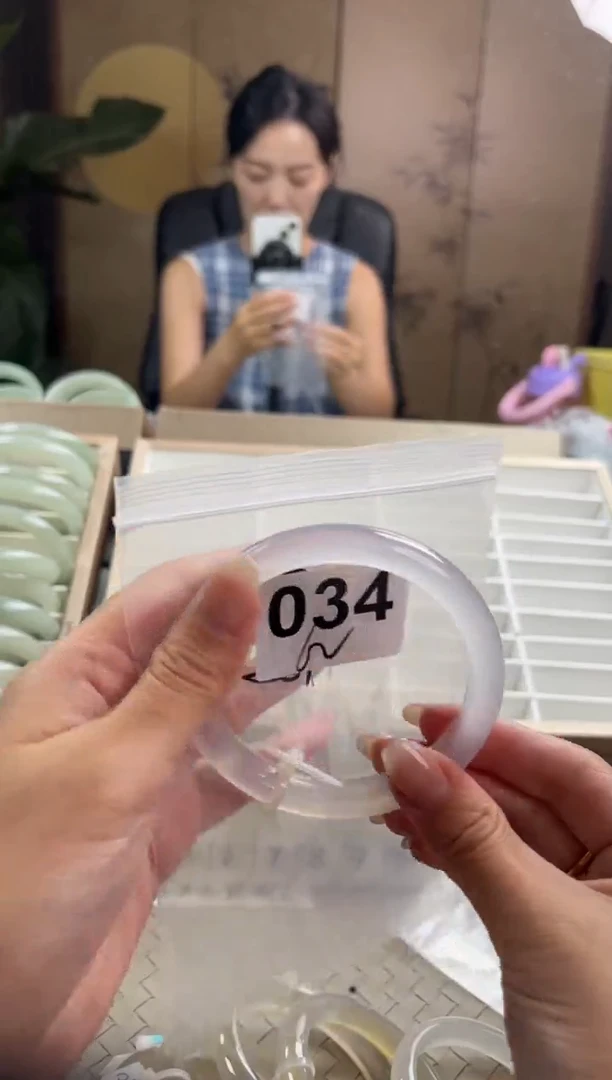 手镯玛瑙/玉髓未镶嵌肉*子034