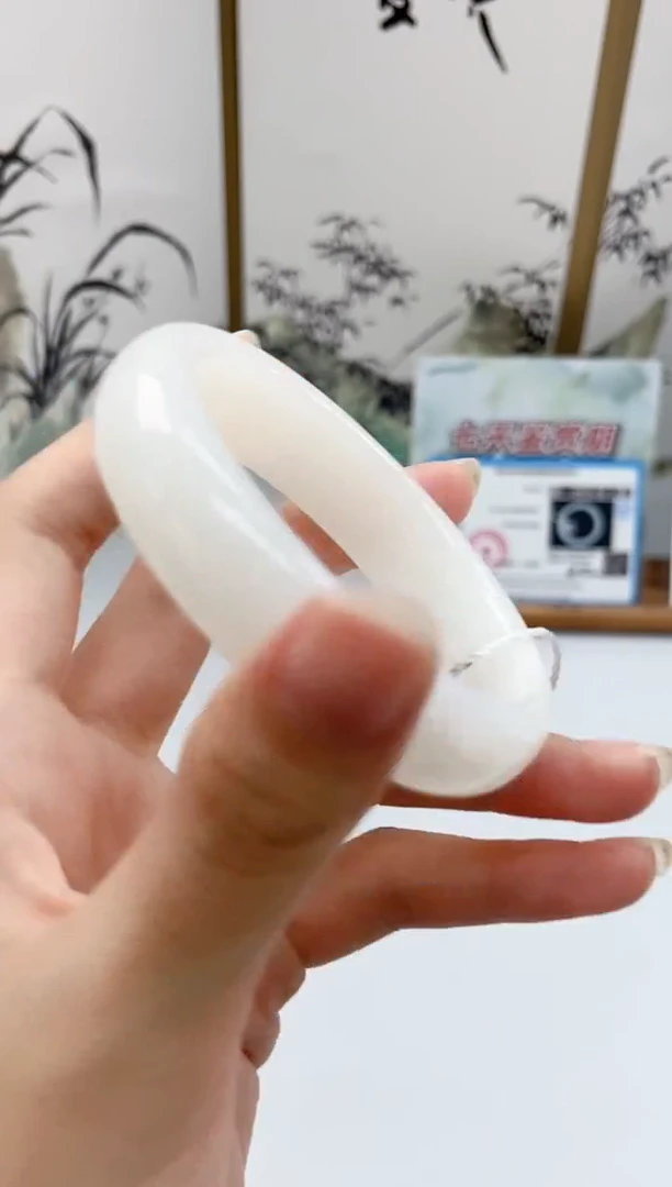 未镶嵌手镯和田玉T79微色差