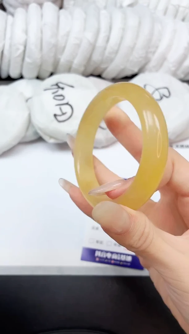 石英质玉手镯未镶嵌9L144-56