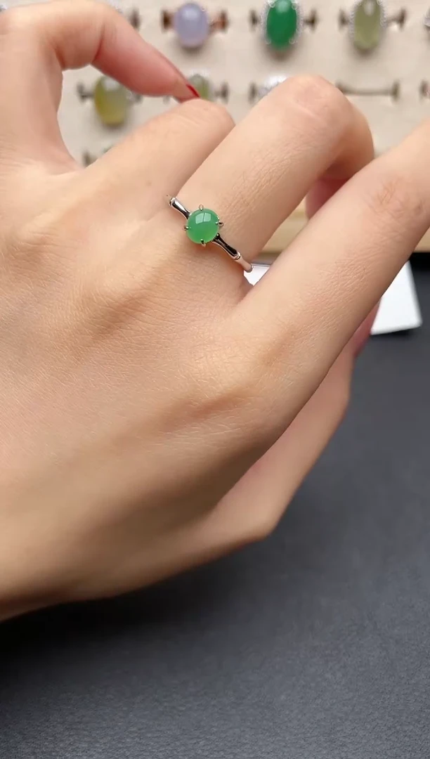 【闪购商品】翡翠戒指银S925镶嵌一物一证一礼盒