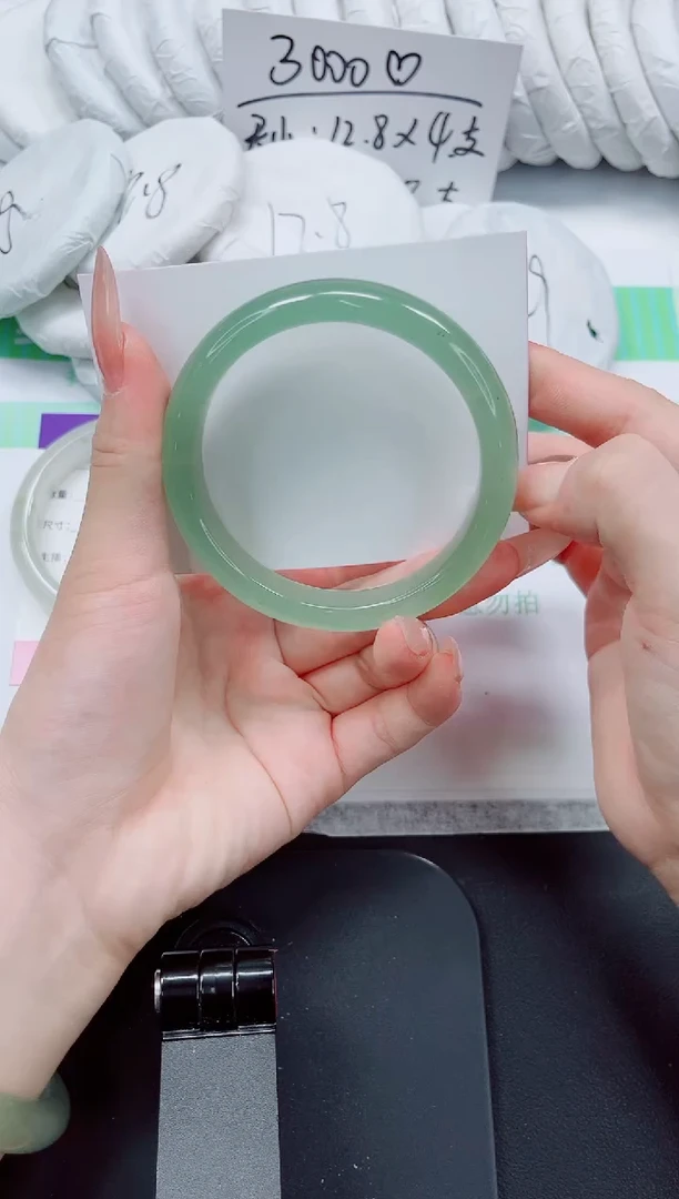 石英质玉手镯未镶嵌34/60.3