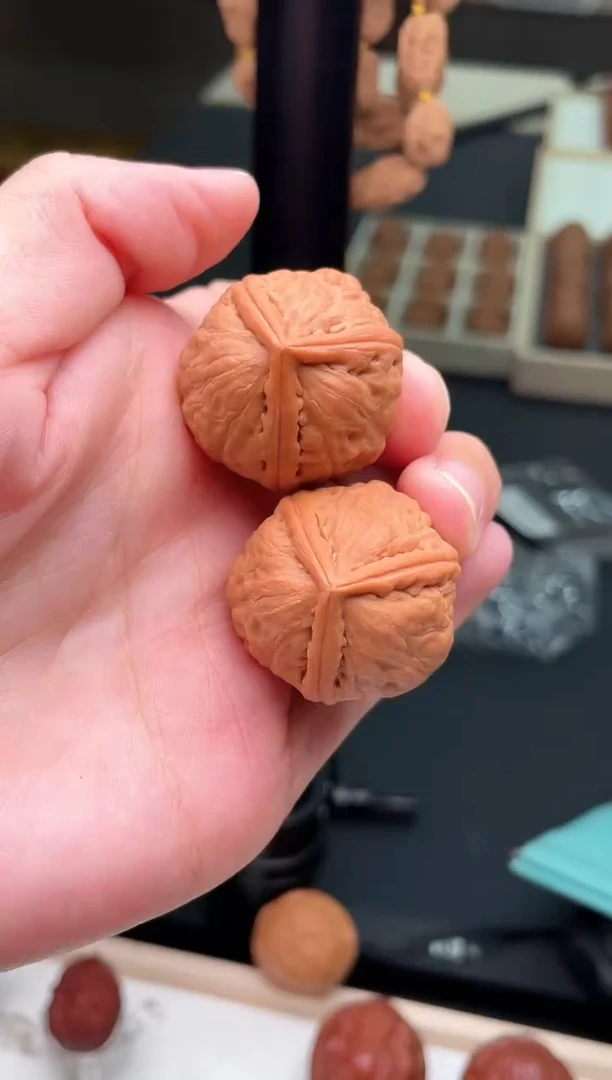 把件文玩核桃牛筋三棱