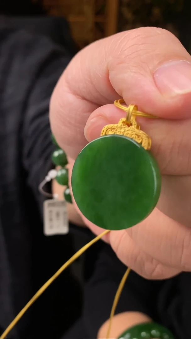 【闪购商品】和田玉吊坠18K金镶嵌【玉道侠侣】俄料碧玉7号矿圆牌