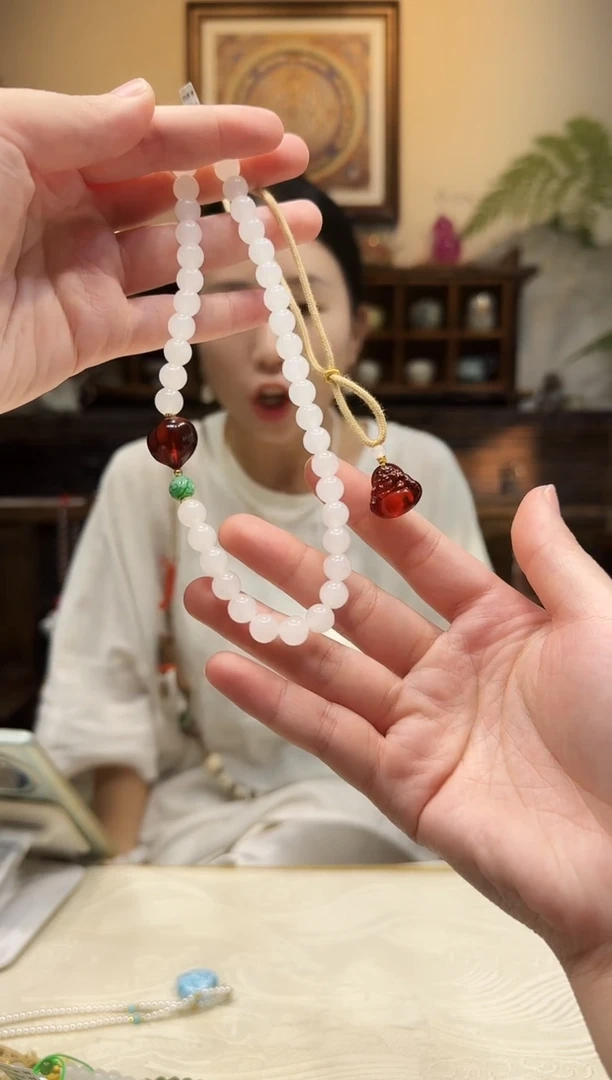 颈饰未镶嵌和田玉颈饰