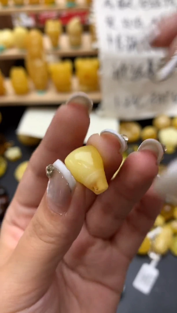 琥珀未镶嵌珠宝奇石070琥珀蜜蜡微瑕