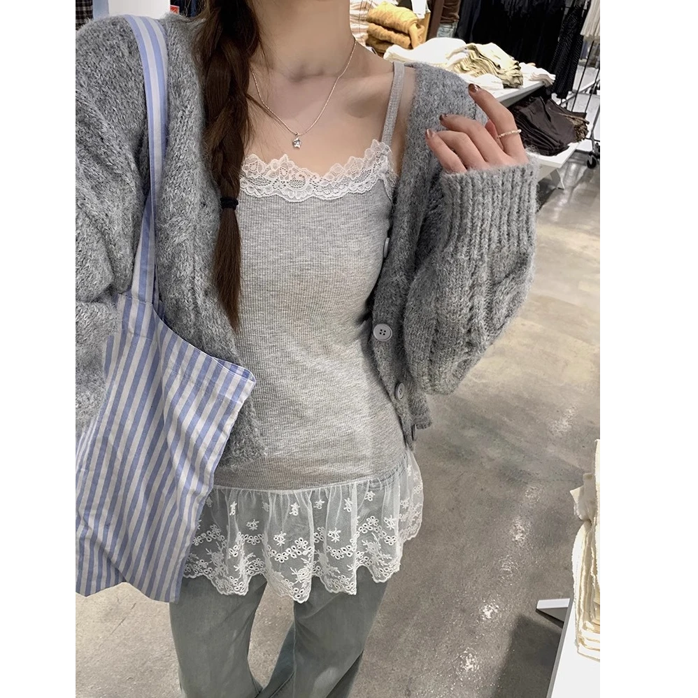 乌77甜美拼接蕾丝吊带内搭女韩版修身显瘦通勤百搭圆领打底上衣秋