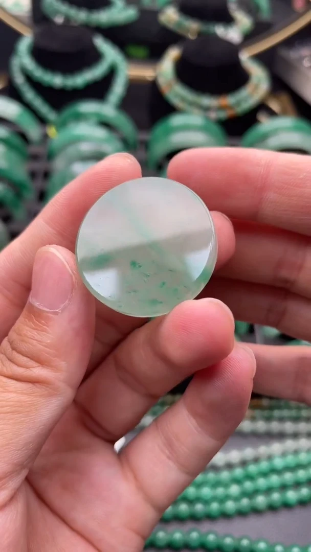 石英质玉挂件未镶嵌非洲翠无事牌圆牌