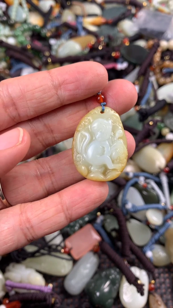 【闪购商品】和田玉颈饰未镶嵌多样性发货没有证书拍一发一有瑕