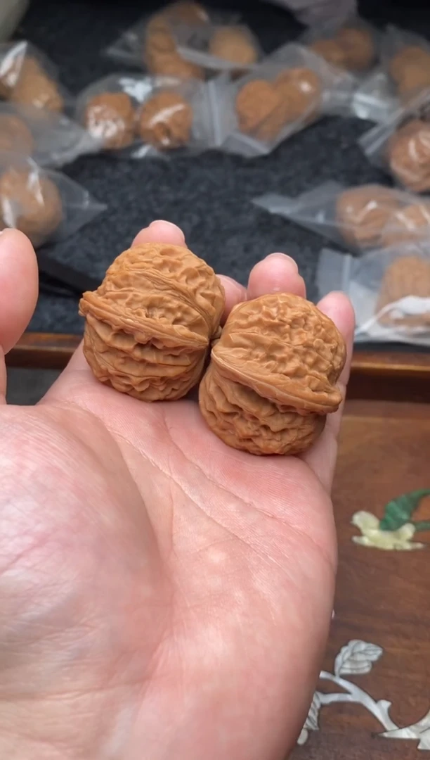 【闪购商品】文玩核桃把件G113号42尺大红袍