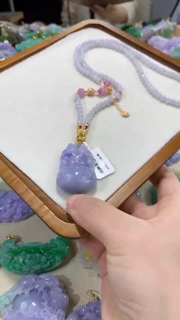 颈饰未镶嵌翡翠吊坠