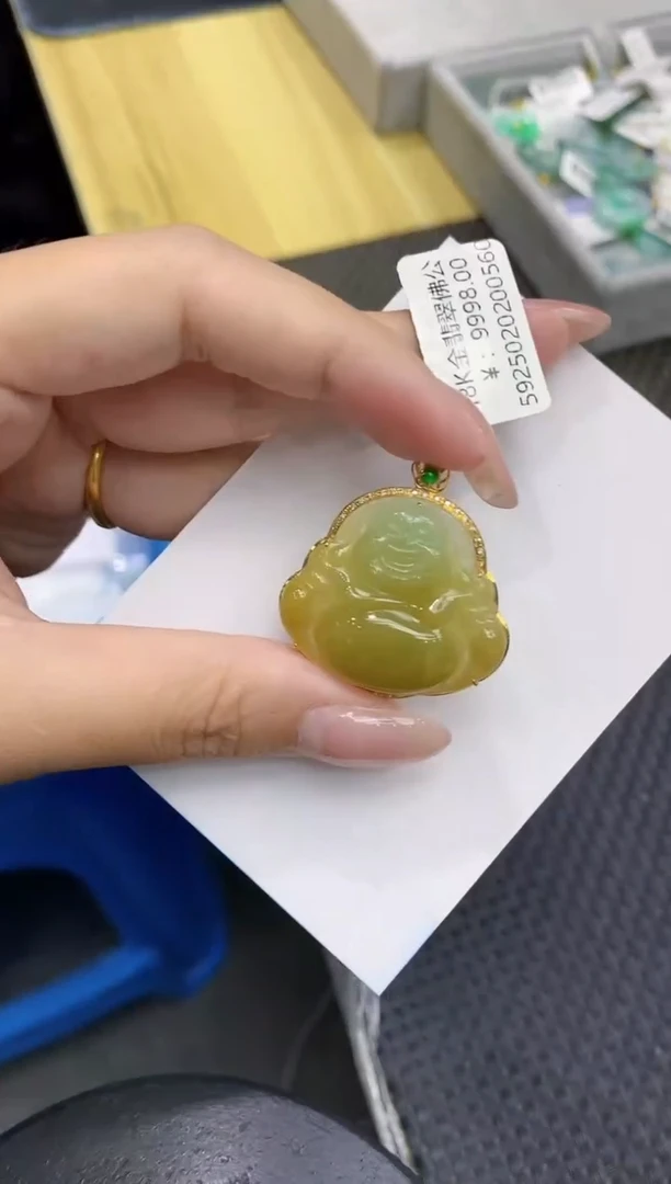 翡翠18K金镶嵌颈饰1111111111