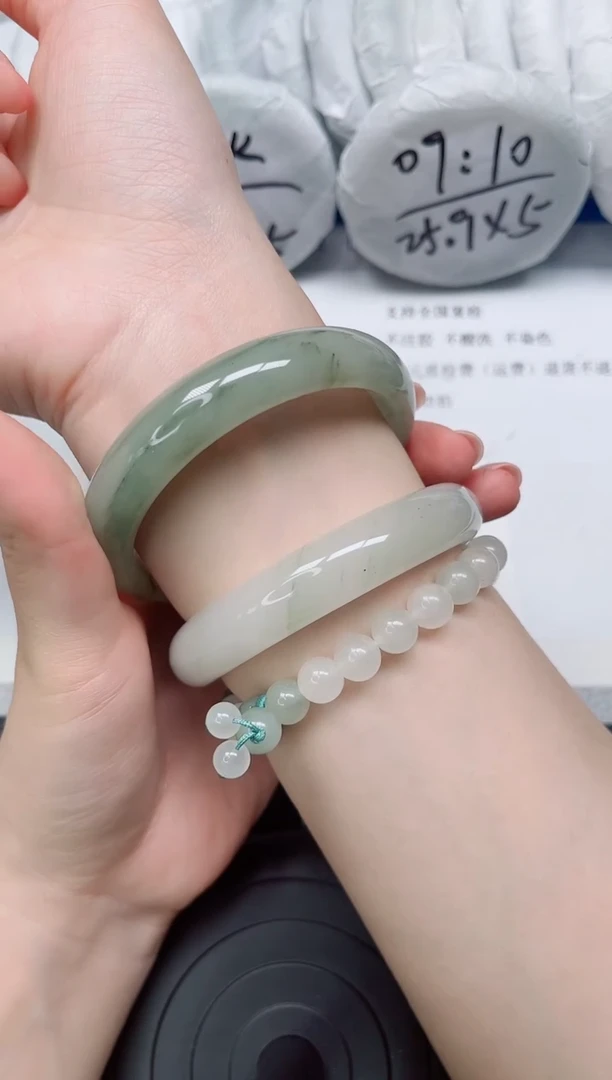石英质玉手镯未镶嵌140-59