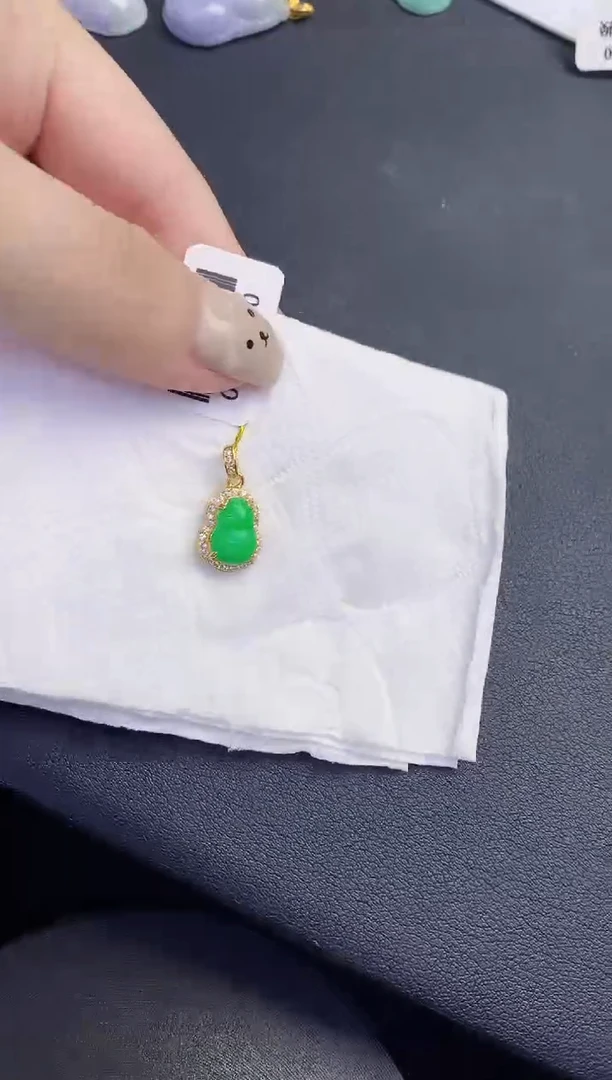 颈饰未镶嵌翡翠缅甸天然翡翠A货