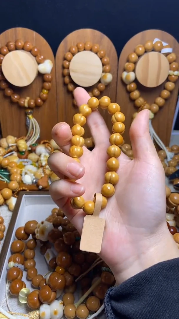 手串猴头核桃搬****叽微瑕小馒头小熊橄榄壳吊坠悟道猫奶油风