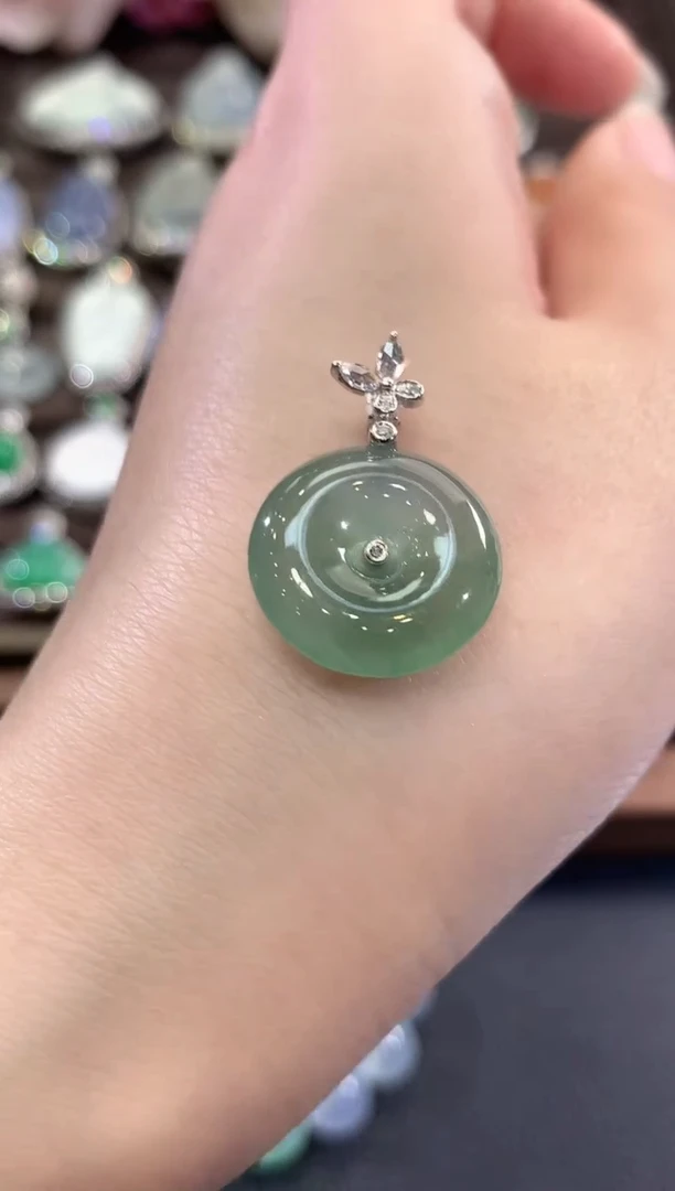 吊坠(不含链)18K金镶嵌翡翠b31