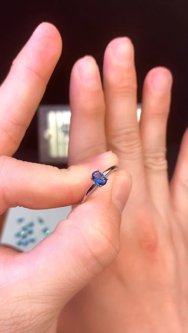 托帕石戒指未镶嵌......