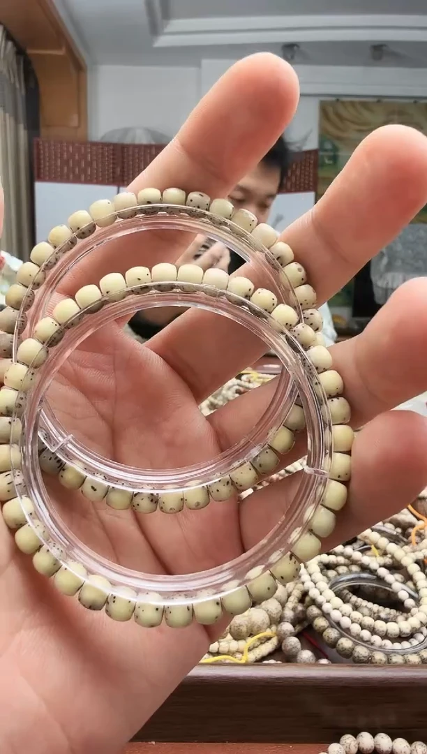 手串星月菩提6*5奶油黄3/2留白手串