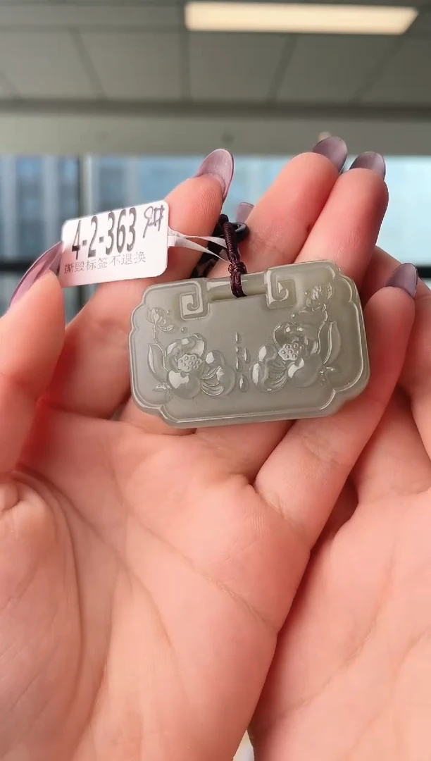 颈饰未镶嵌和田玉锁 363