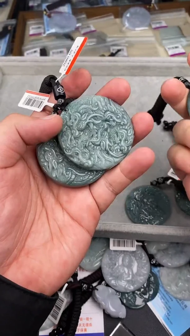 【闪购商品】翡翠颈饰未镶嵌  多样性发其一