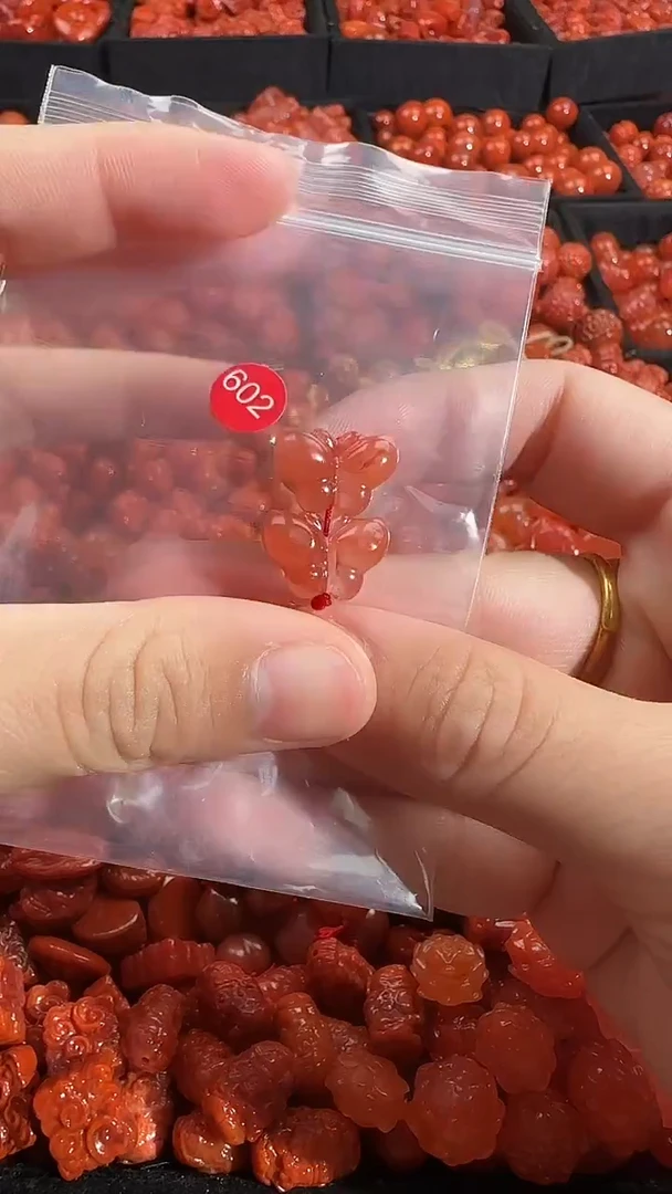 颈饰未镶嵌南红玛瑙1