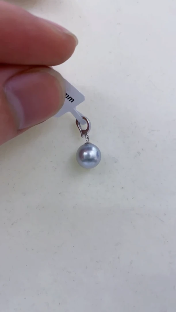 颈饰18K金镶嵌海水珍珠