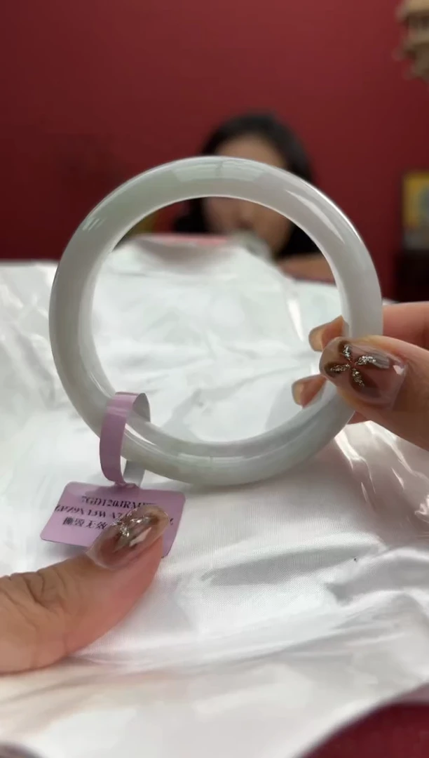 【闪购商品】翡翠手镯未镶嵌5手镯