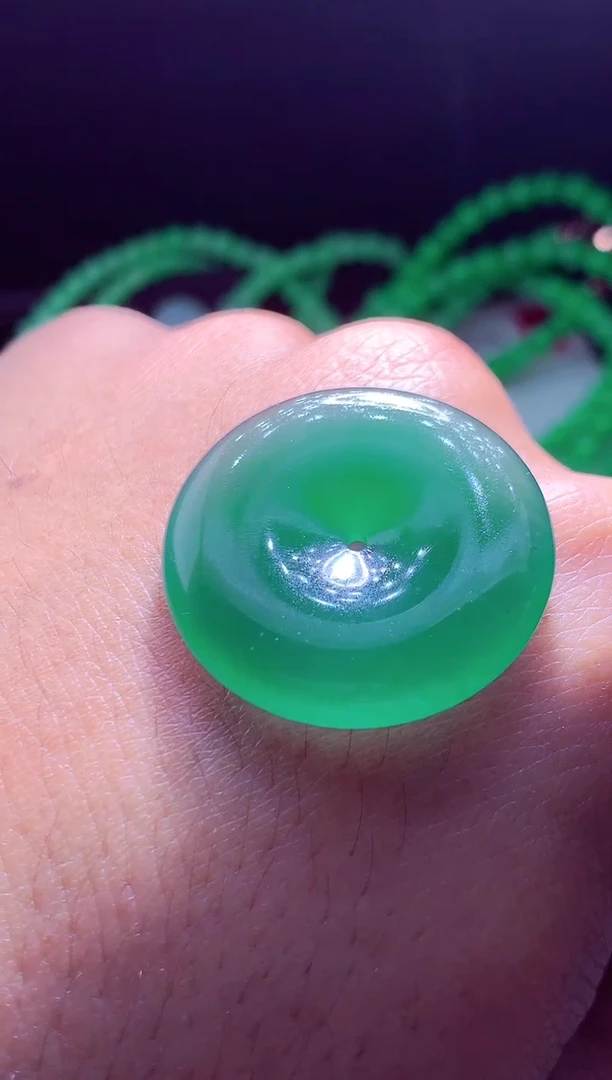 未镶嵌定制翡翠有***?翡翠毛货定制