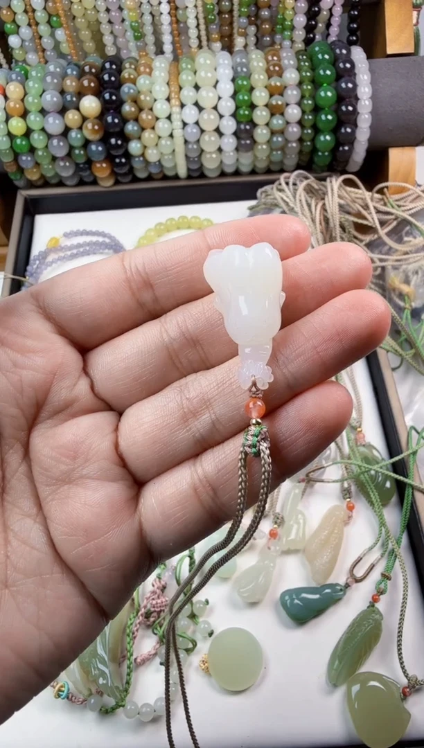 颈饰未镶嵌和田玉沫*兔子