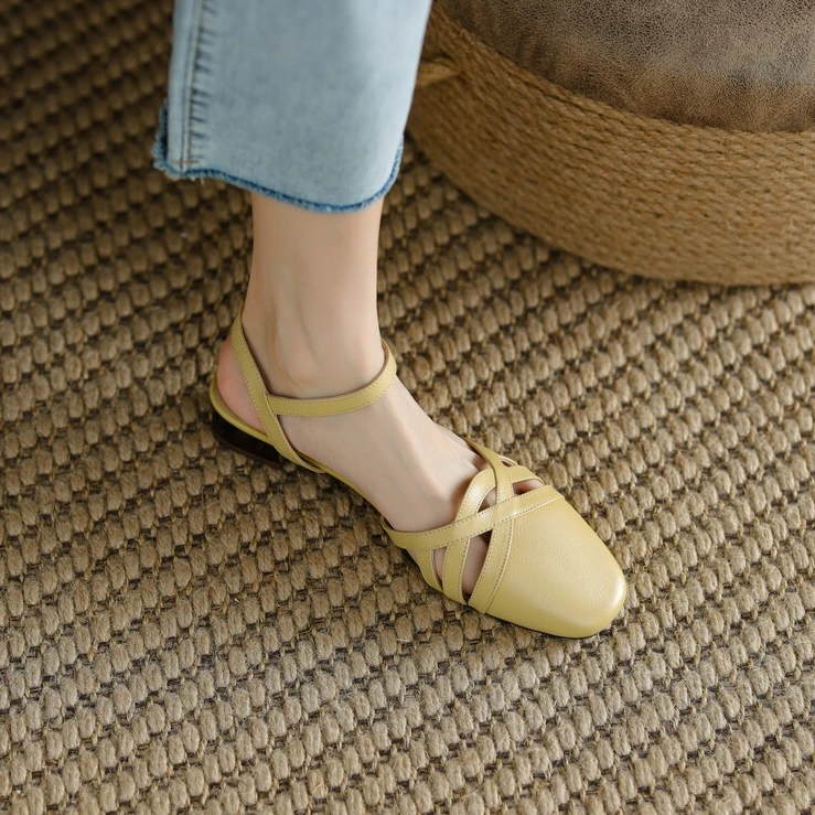 羊皮断码清仓平底包头凉鞋女2025夏季新款低跟一字带春夏镂空单鞋