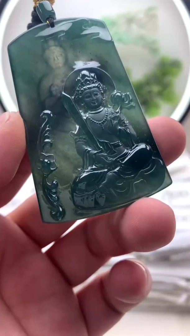颈饰未镶嵌翡翠虚空藏