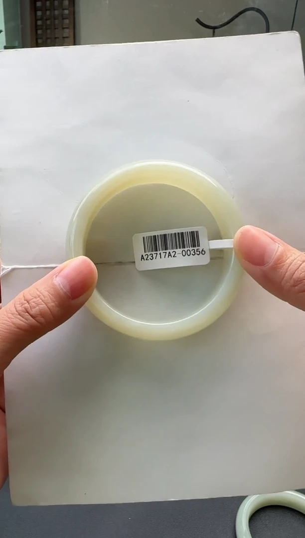 【闪购商品】和田玉手镯未镶嵌56